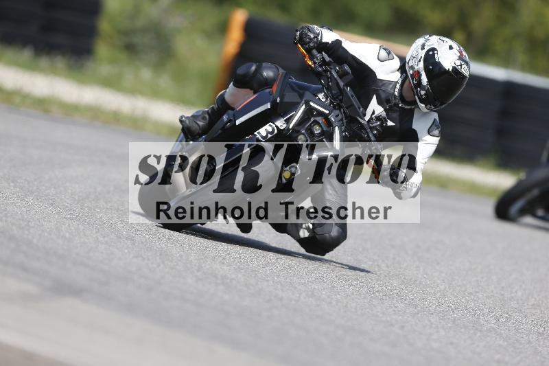 Archiv-2025/09 22.04.2025 Cornu Master School ADR/rot-rouge/38